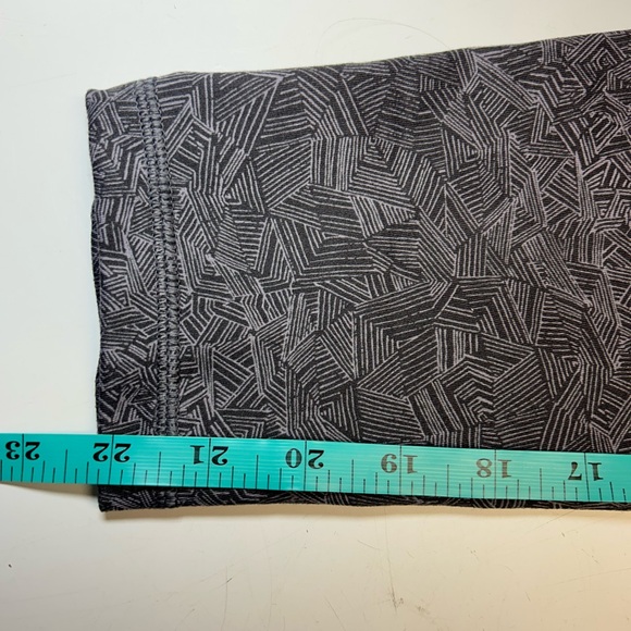 Patagonia women’s capri leggings, small
Workout, comfy - Picture 6 of 7